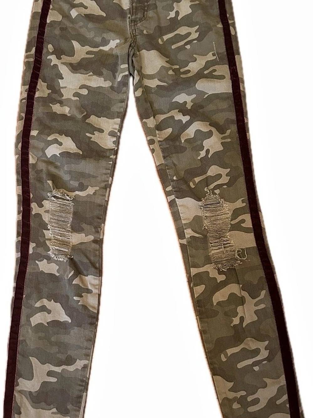 SO Favorite Low Rise Jegging Camo Distressed Skinny Jeans